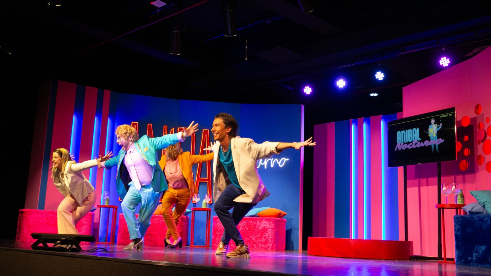 El Teatro Quintanilla celebra su 56° aniversario con la presentación de la Comedia Municipal Cristóbal Arnold: "Podrido"